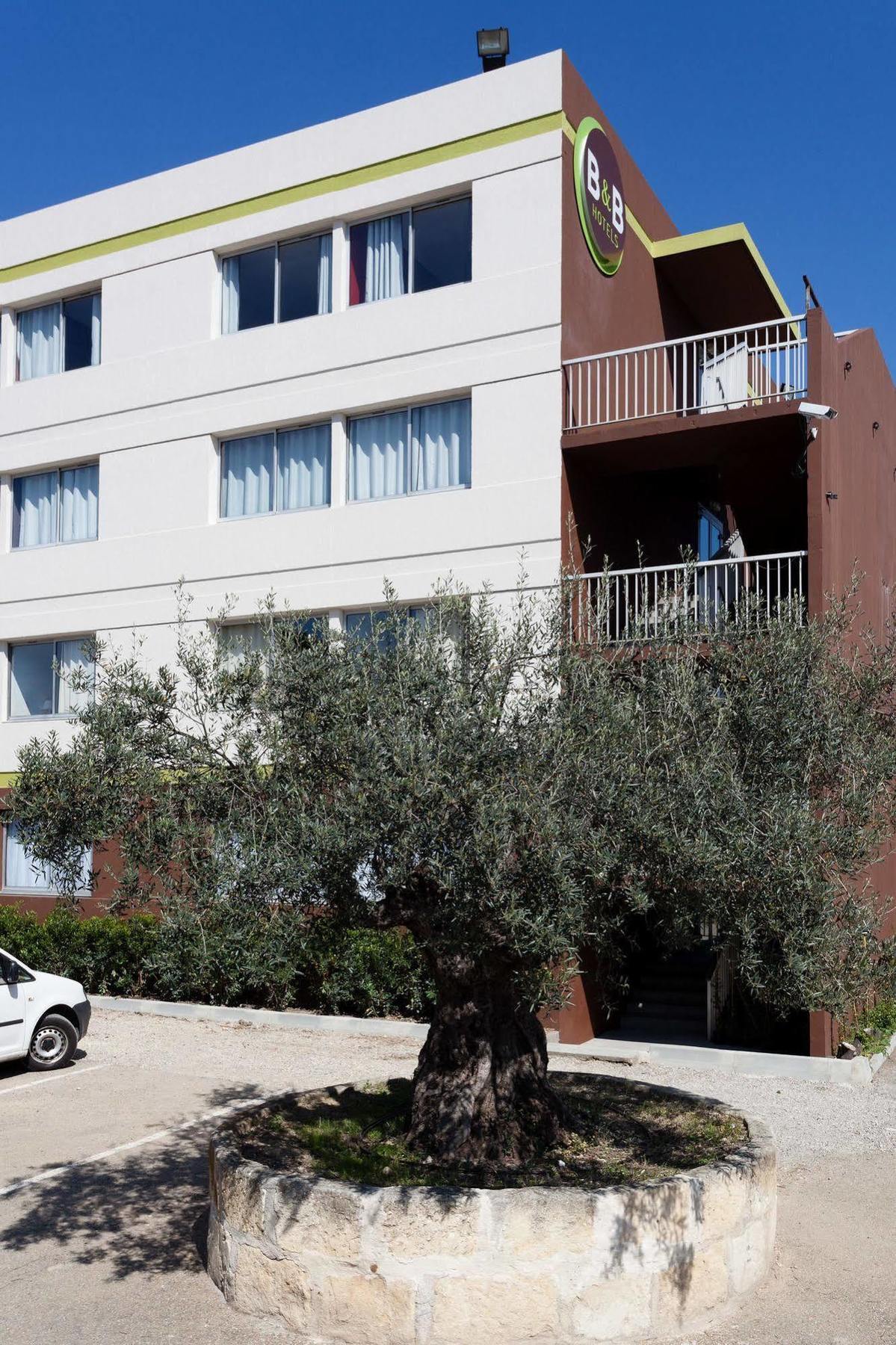 B&B Hotel Nimes Ville Active, Parking Securise Gratuit Екстериор снимка